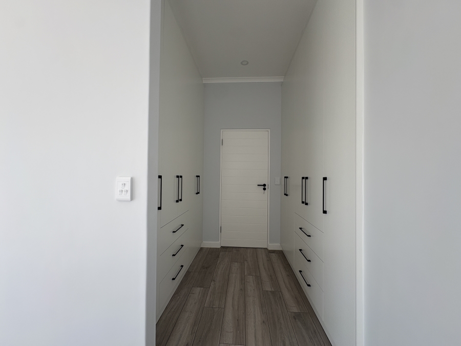 5 Bedroom Property for Sale in Sandown Western Cape